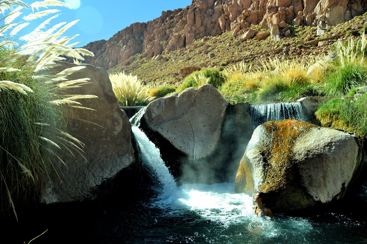 Trekking a los Pozones Termales de Purilubre